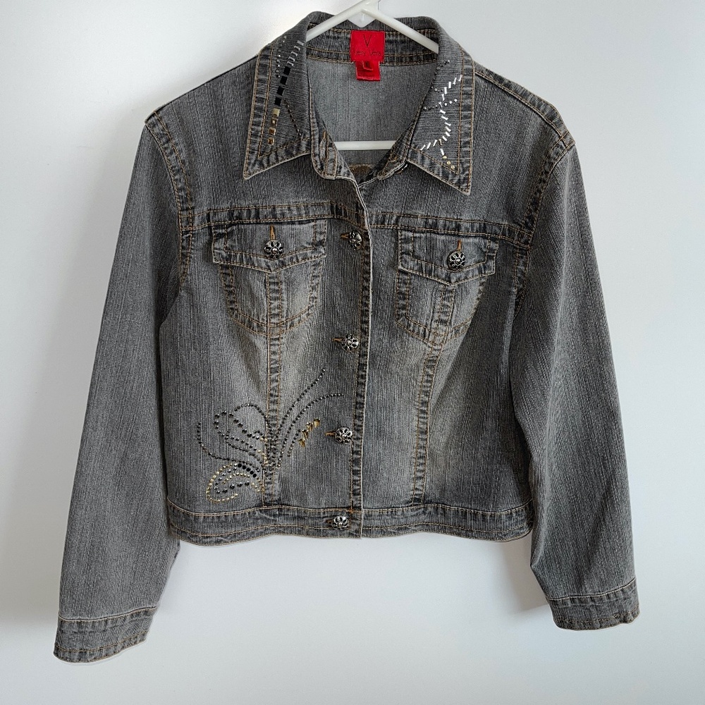 Very Vera gray denim embellished jean jacket Size XL‎